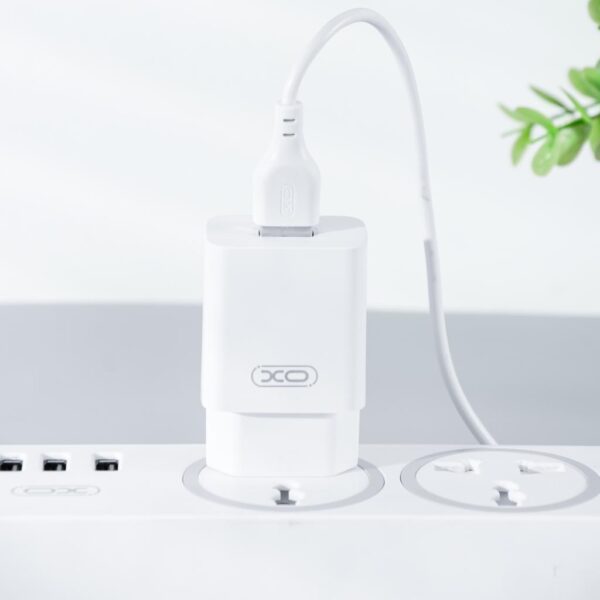 XO L99 EU 2.4A USB charger with TYPE-C cable White