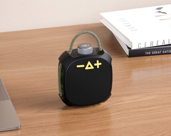 6975837586956 XO F77 Portable Outdoor Waterproof RGB Wireless Speaker black